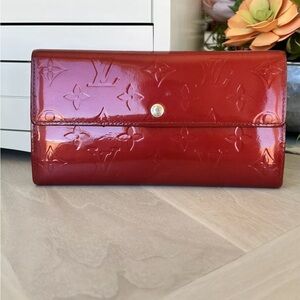 Louis Vuitton Authentic Candy Apple Red Vernis Sarah Long Wallet